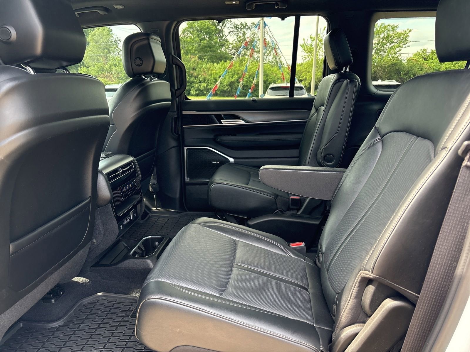 2024 Jeep Wagoneer L Series II Carbide