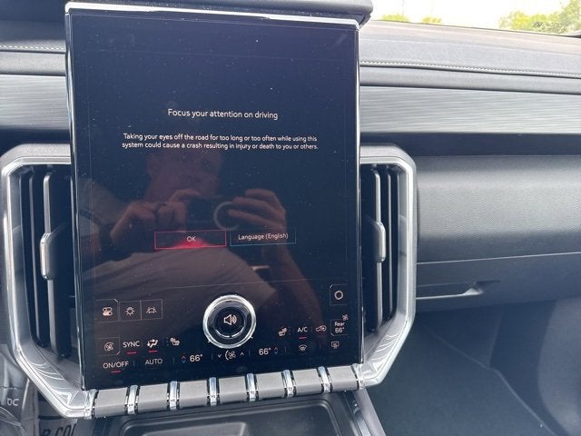 2025 GMC Acadia Elevation