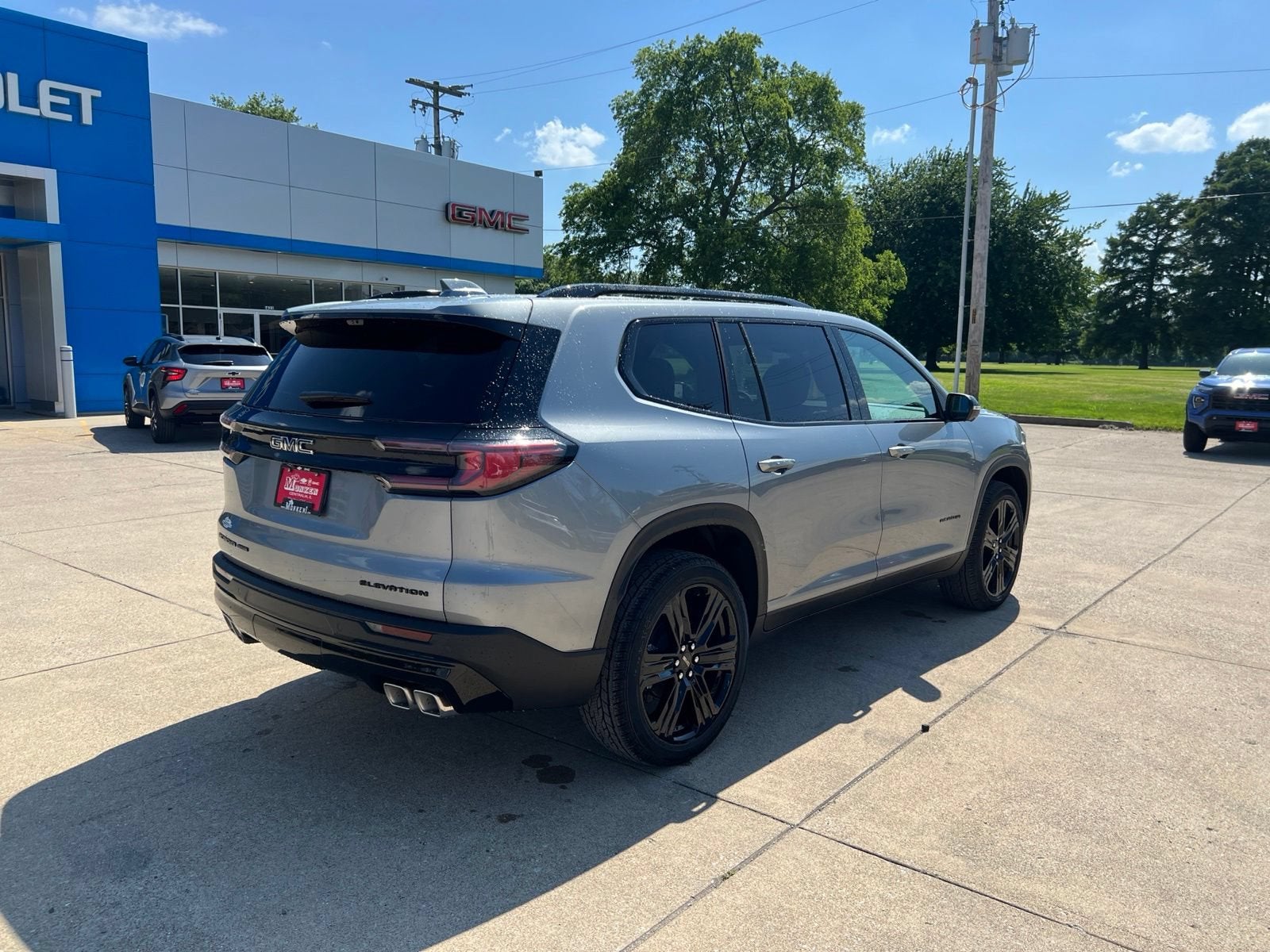 2026 GMC Acadia Elevation
