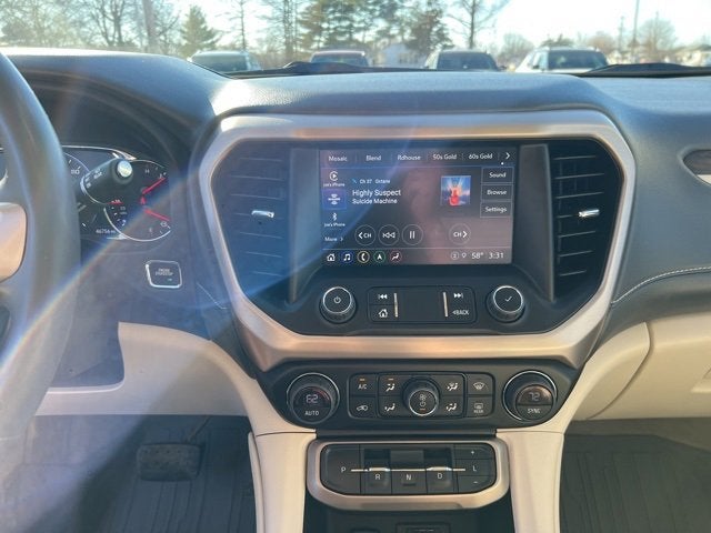 2023 GMC Acadia Denali