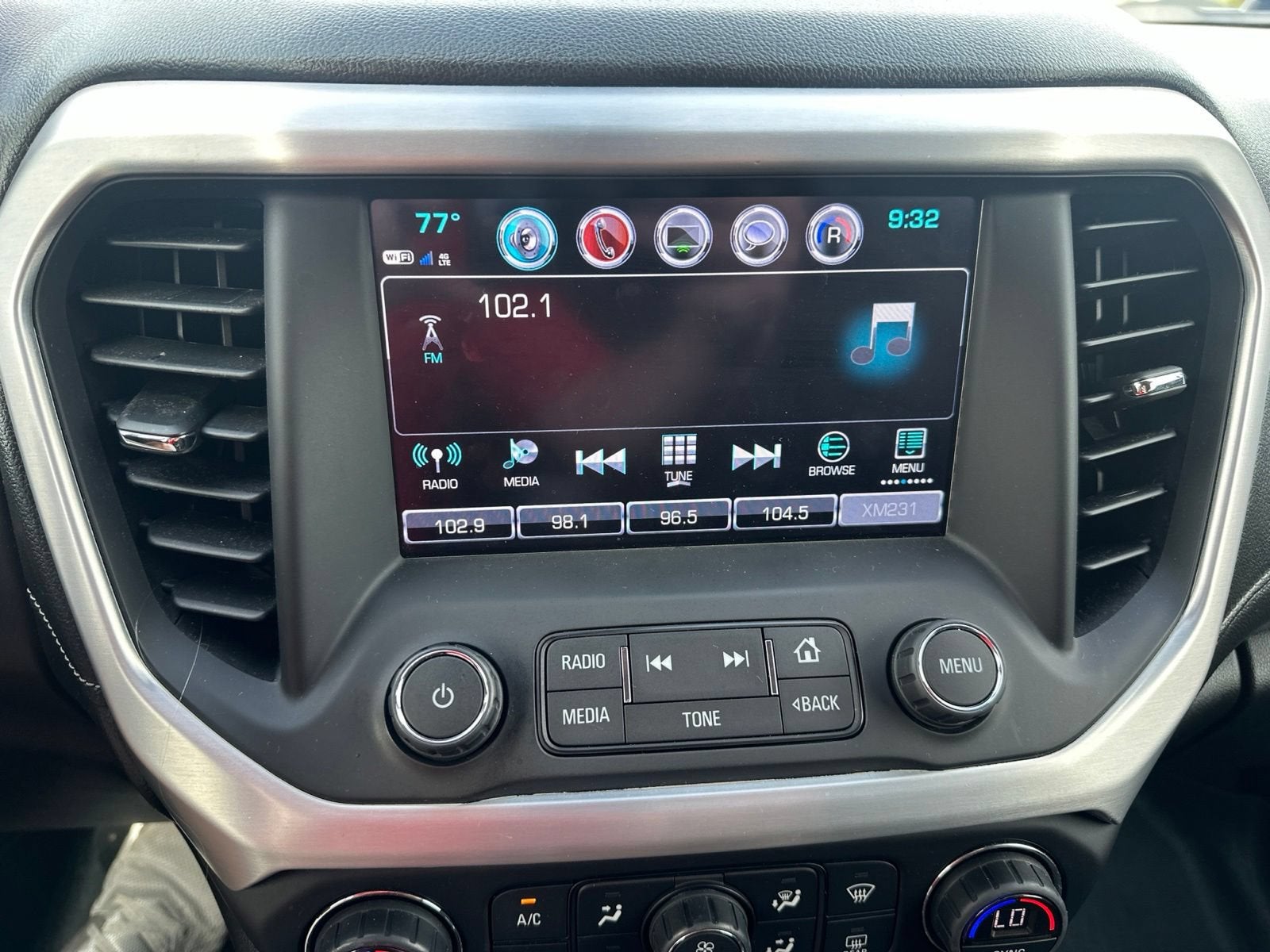 2017 GMC Acadia SLE