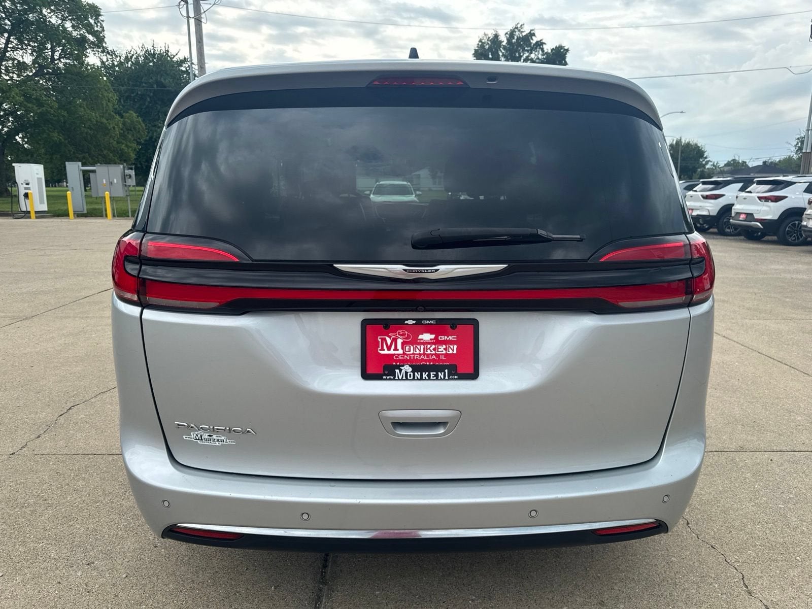 2024 Chrysler Pacifica Touring L