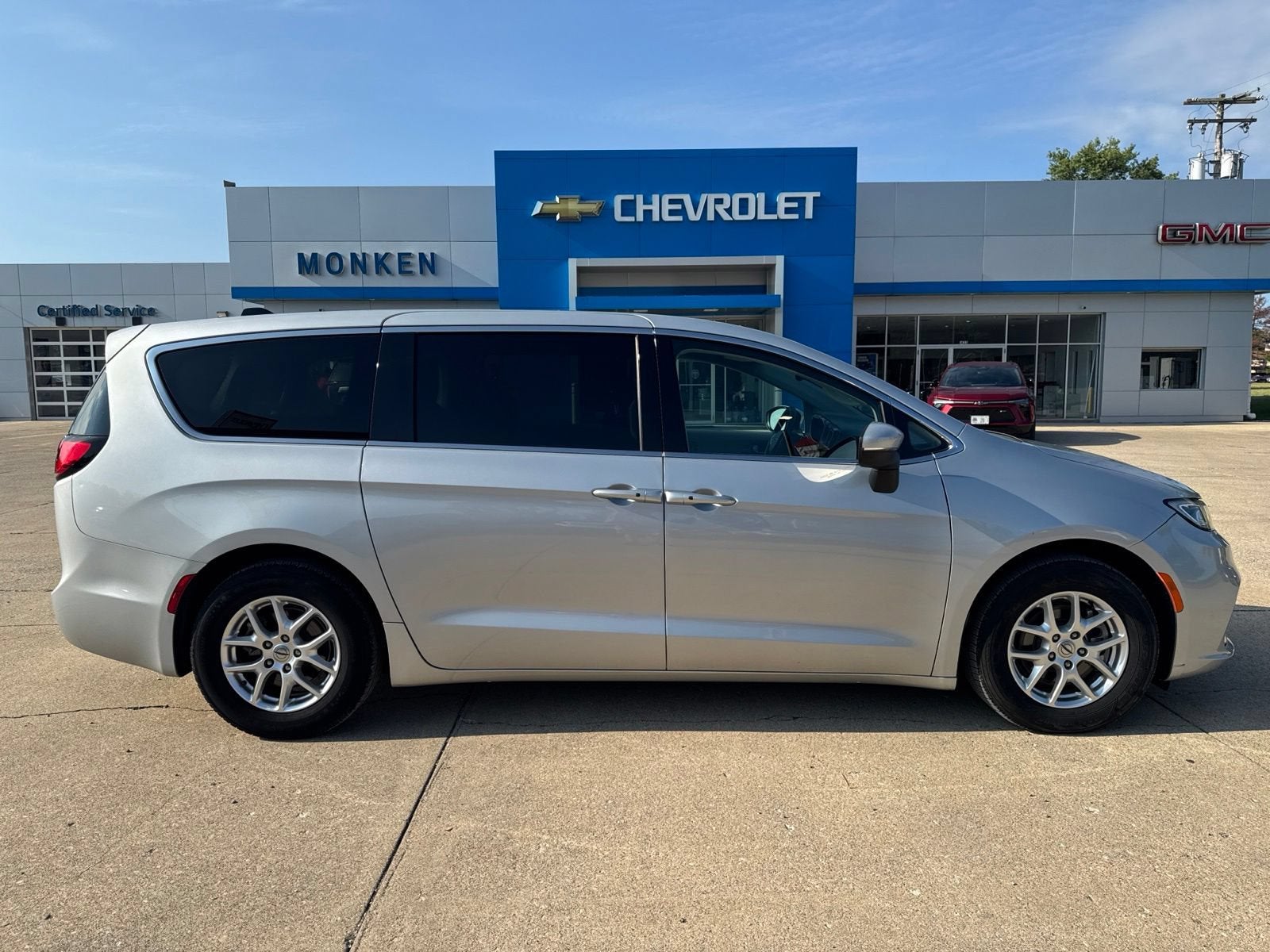 2023 Chrysler Pacifica Touring L