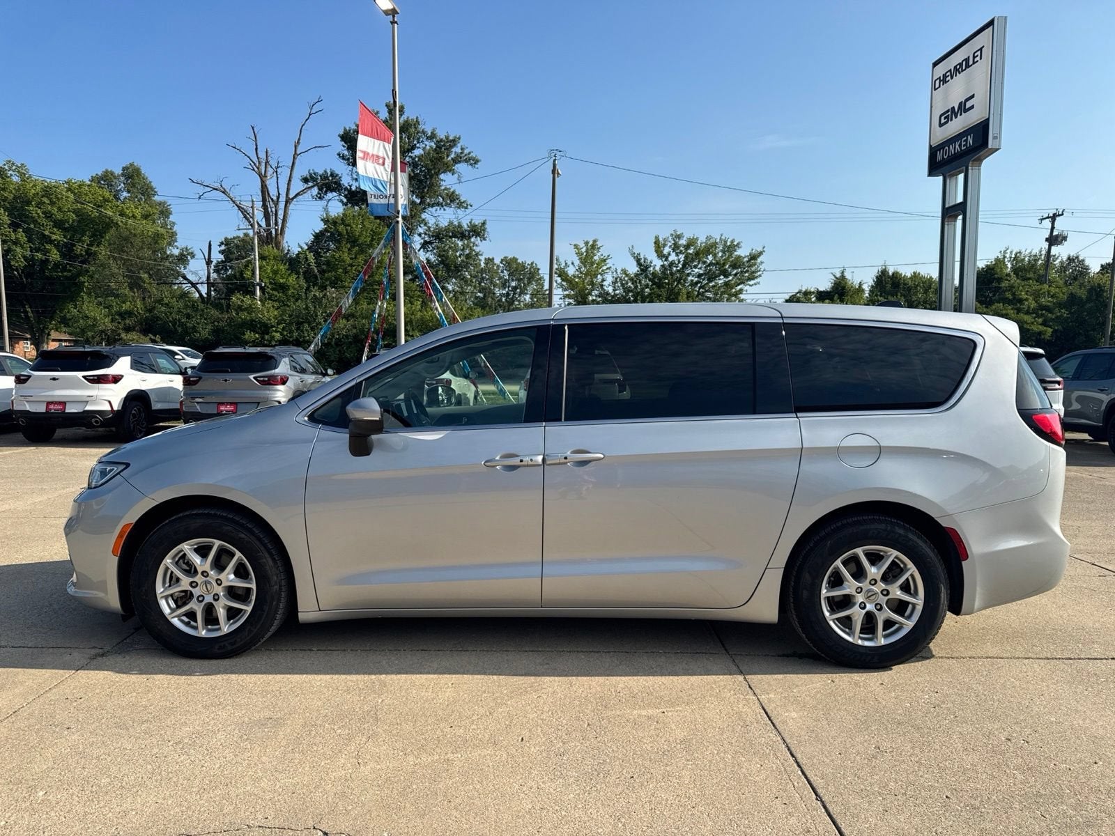 2023 Chrysler Pacifica Touring L