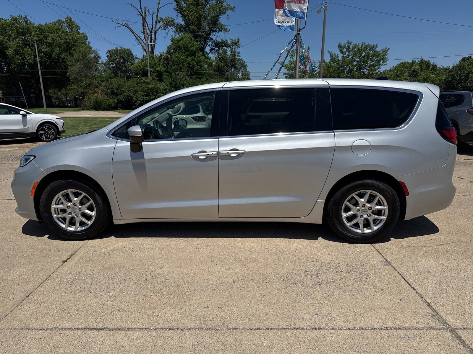 2023 Chrysler Pacifica Touring L