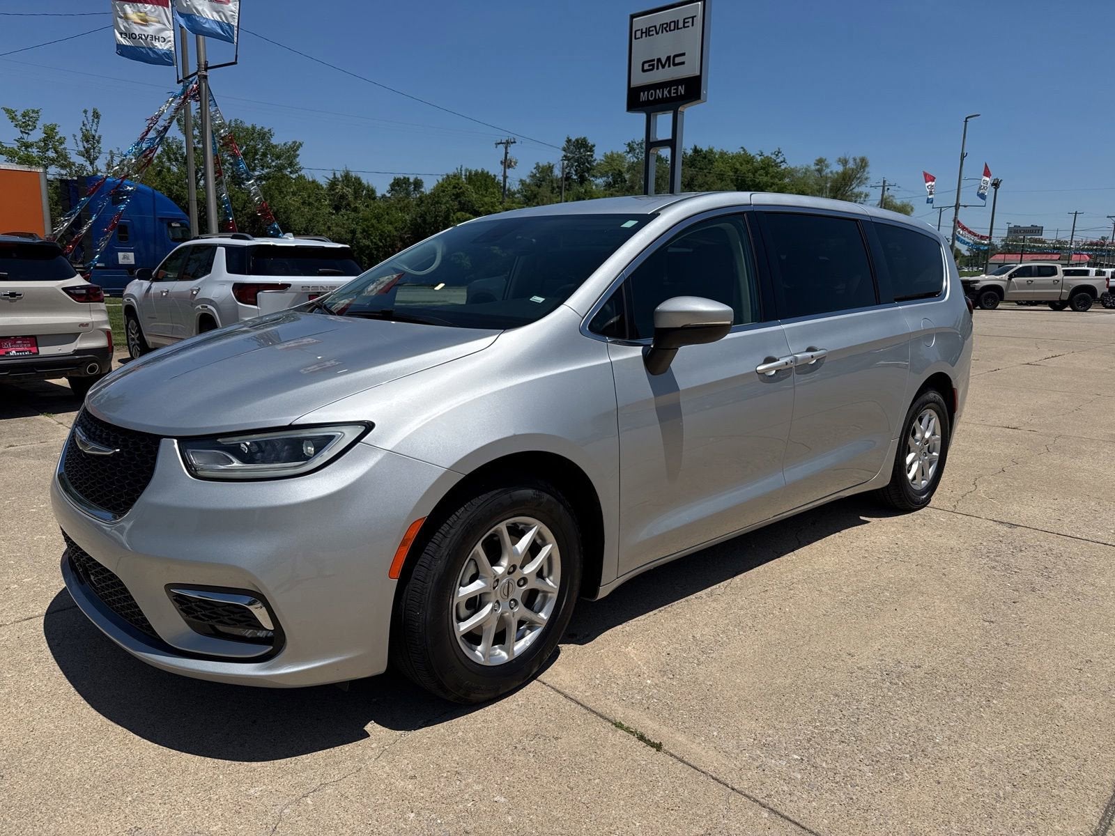 2023 Chrysler Pacifica Touring L