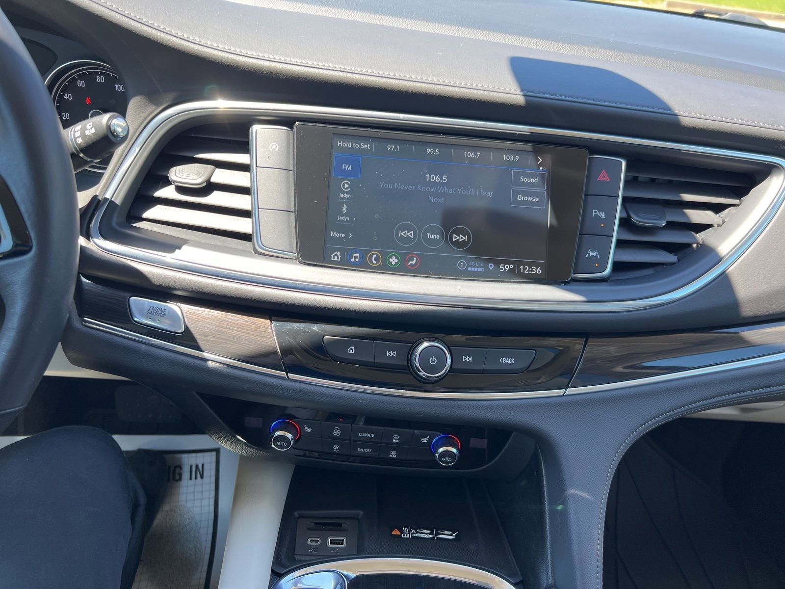 2023 Buick Enclave Essence