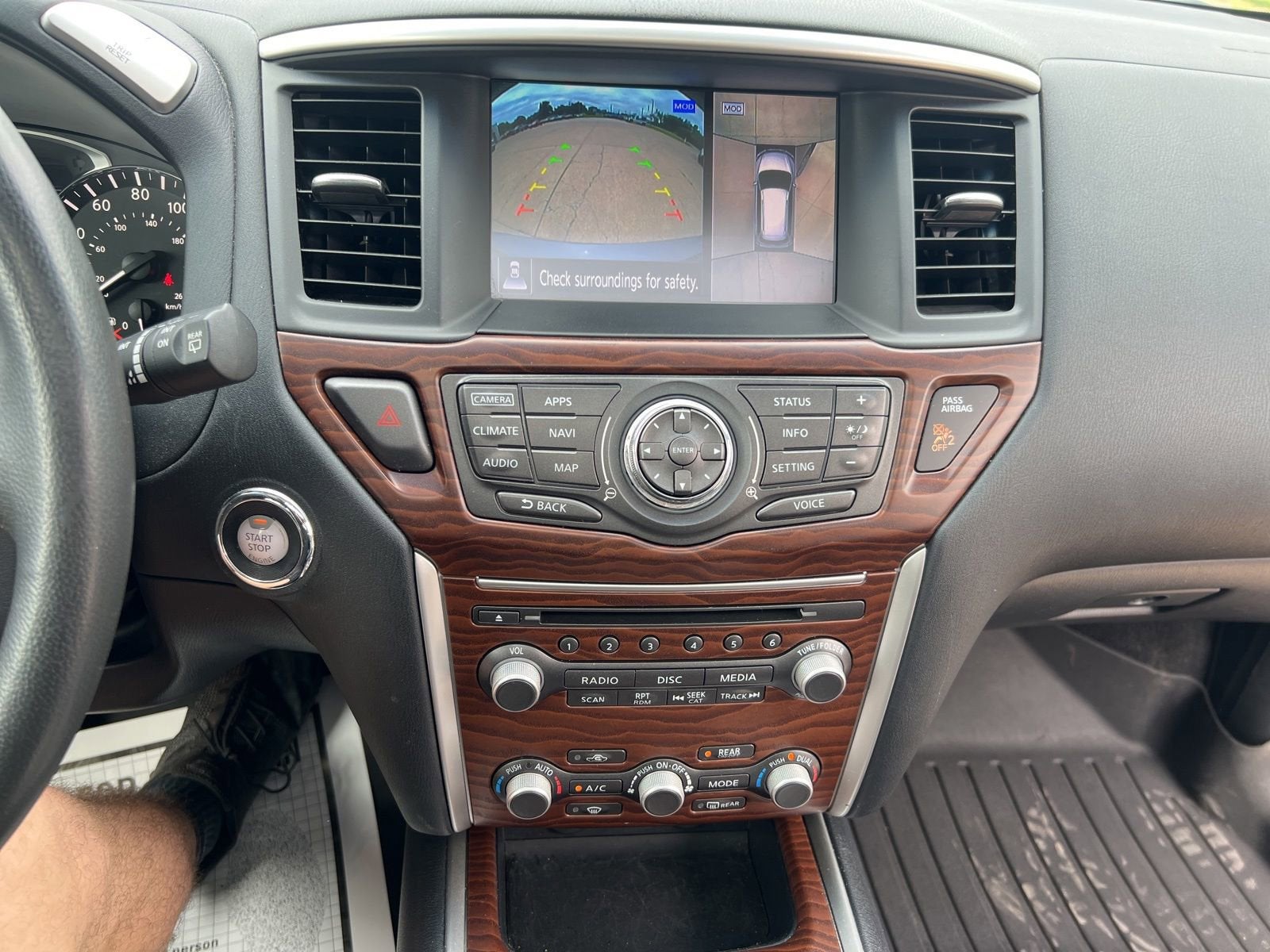 2017 Nissan Pathfinder Platinum
