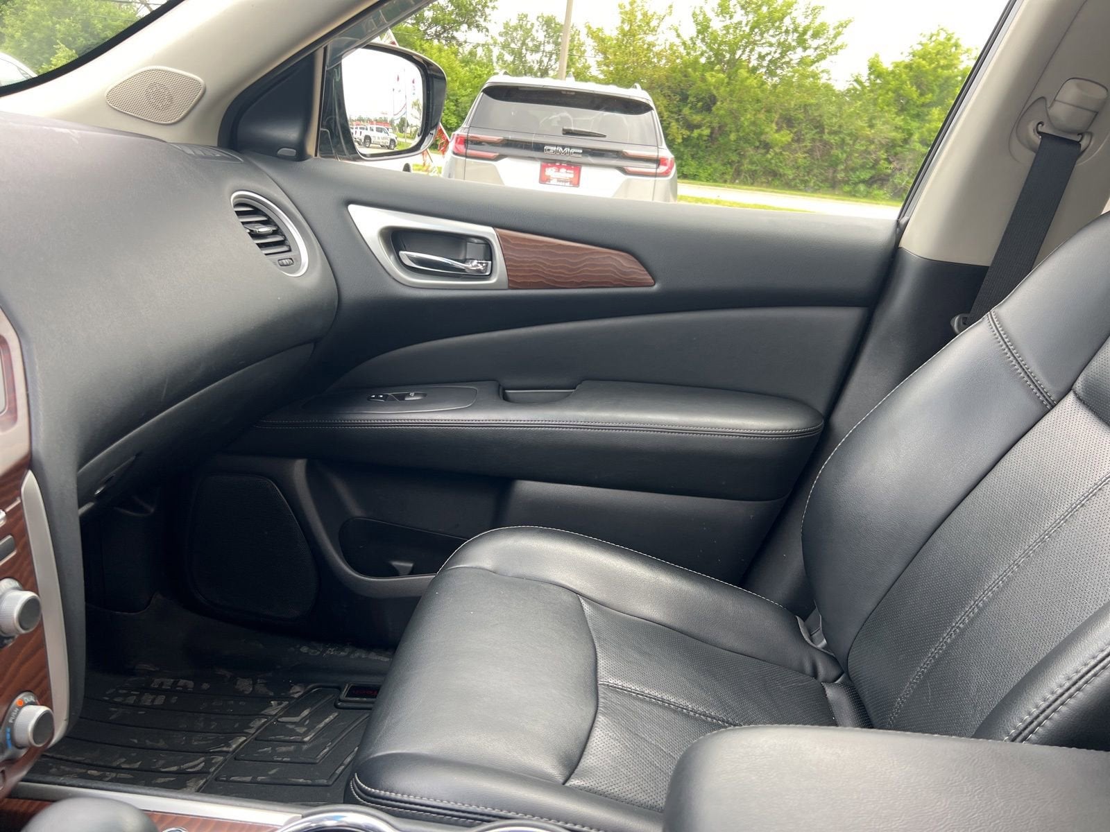 2017 Nissan Pathfinder Platinum