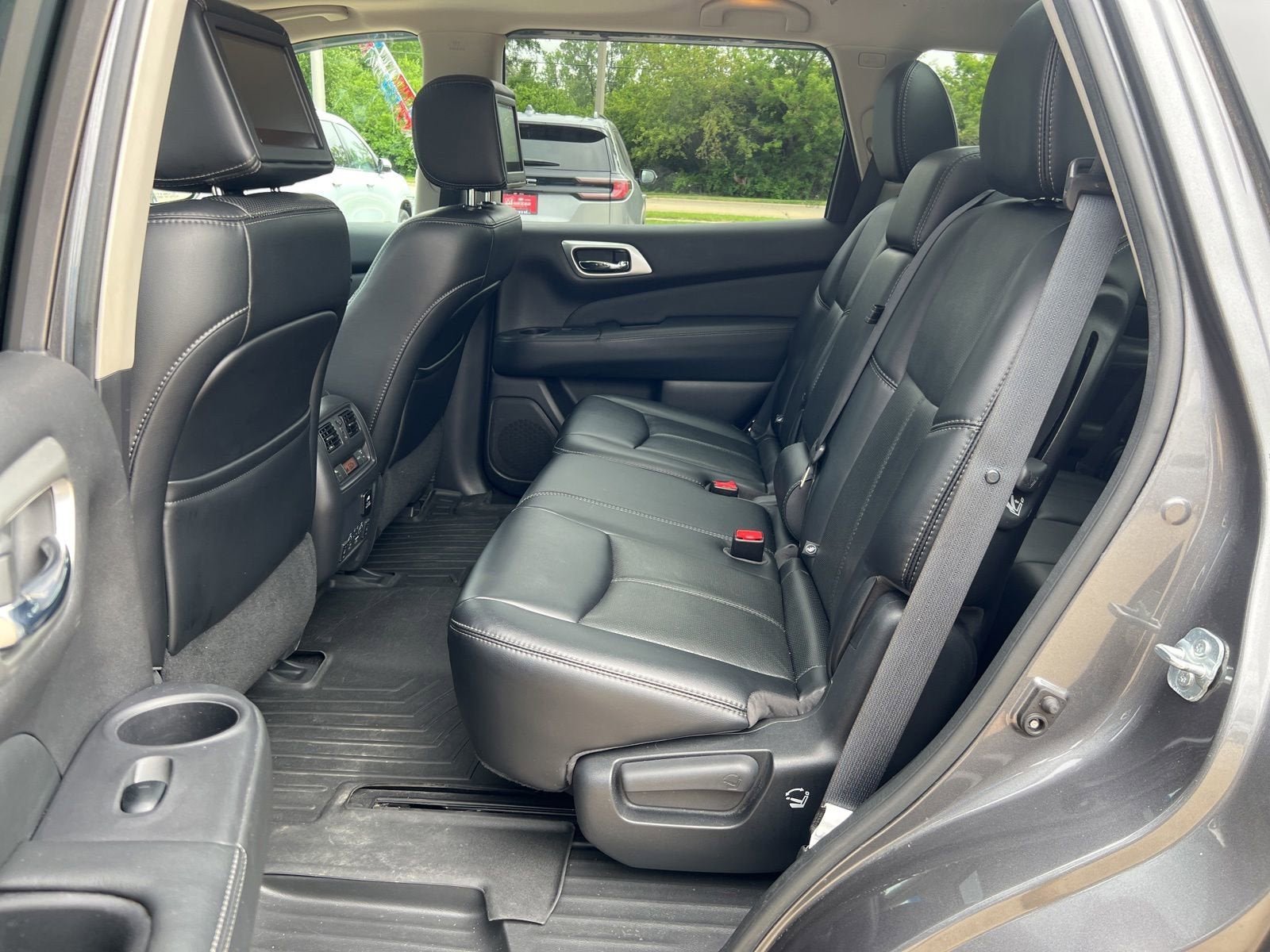 2017 Nissan Pathfinder Platinum