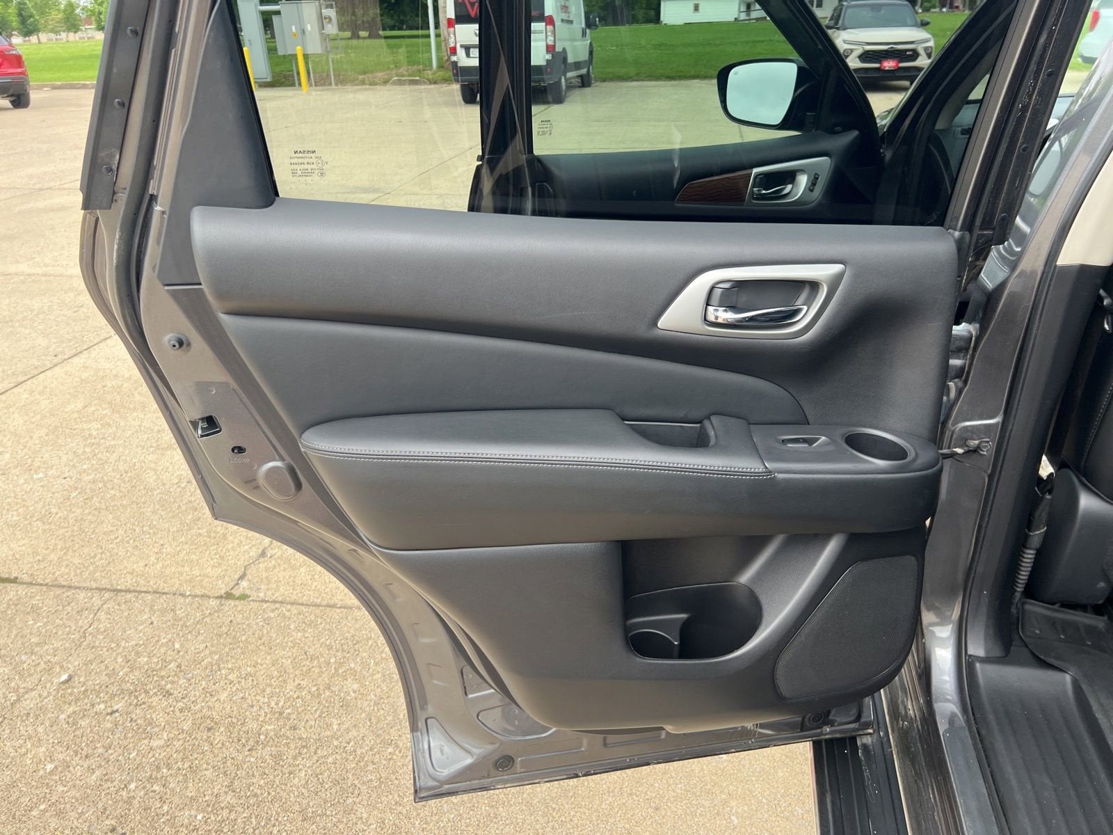 2017 Nissan Pathfinder Platinum