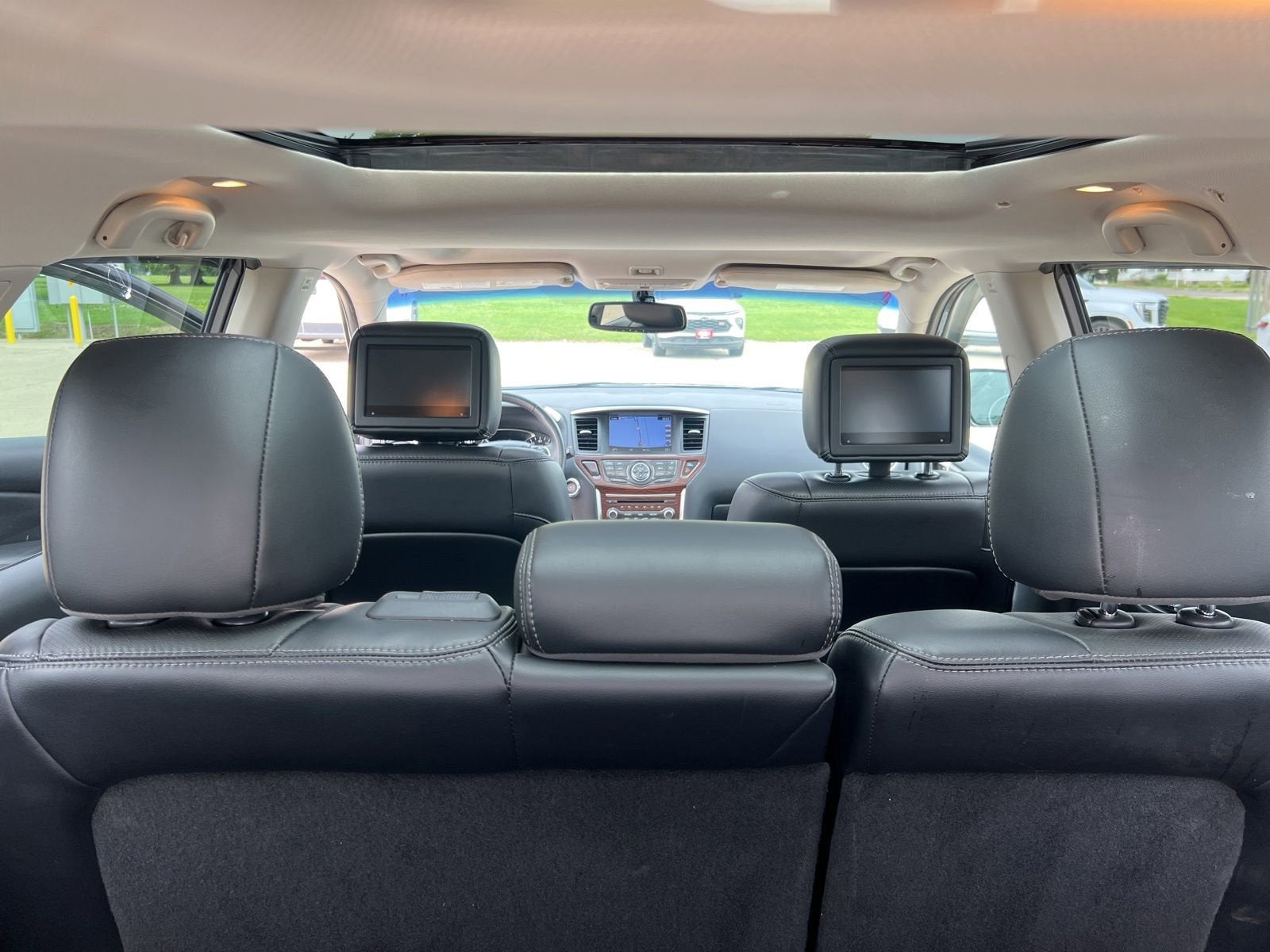 2017 Nissan Pathfinder Platinum