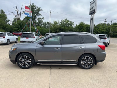 2017 Nissan Pathfinder Platinum