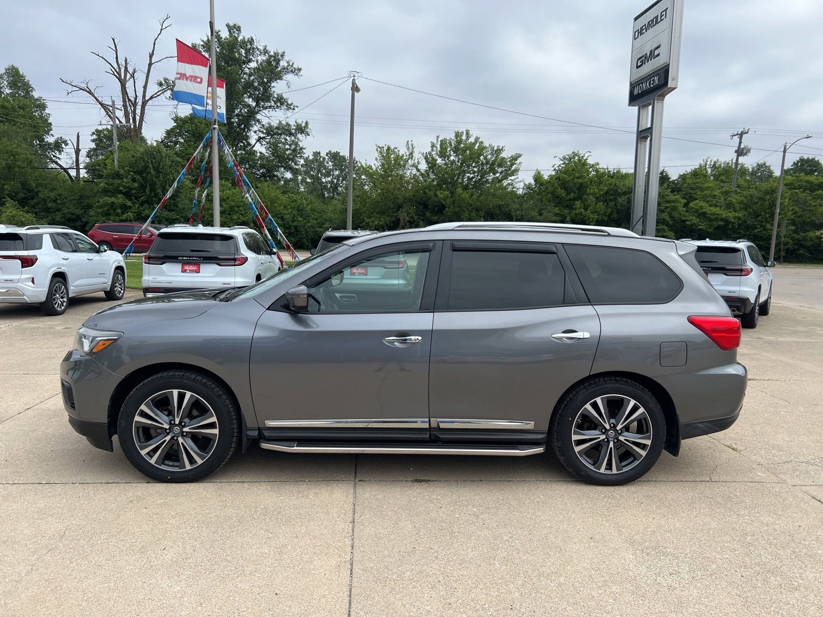 2017 Nissan Pathfinder Platinum