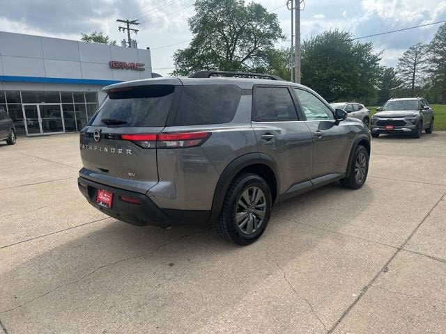 2024 Nissan Pathfinder SV