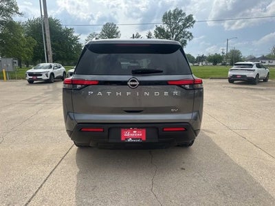 2024 Nissan Pathfinder SV