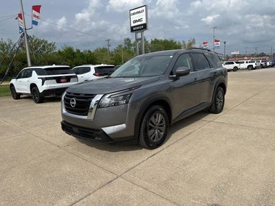 2024 Nissan Pathfinder SV