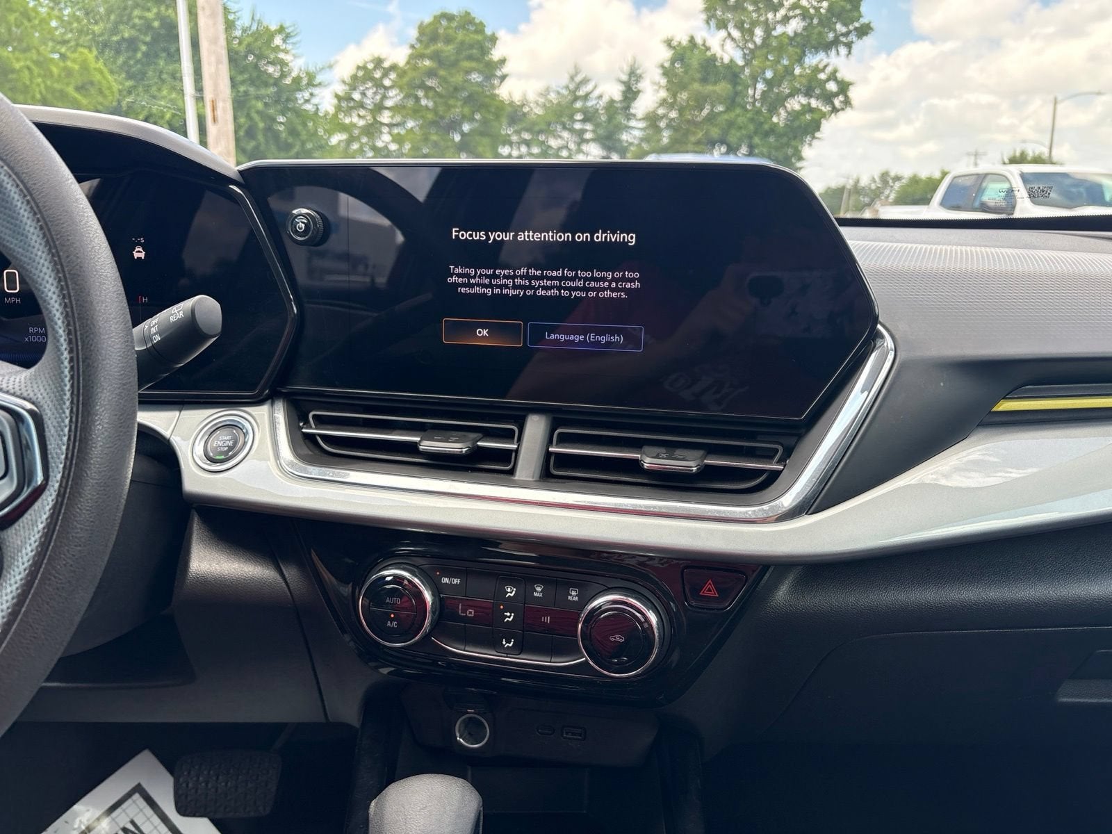 2025 Chevrolet Trax LT