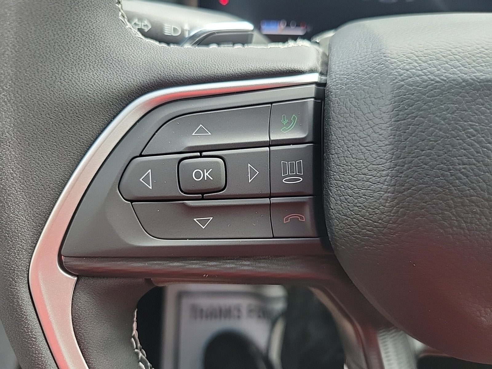 2027 Jeep Grand Cherokee Laredo X