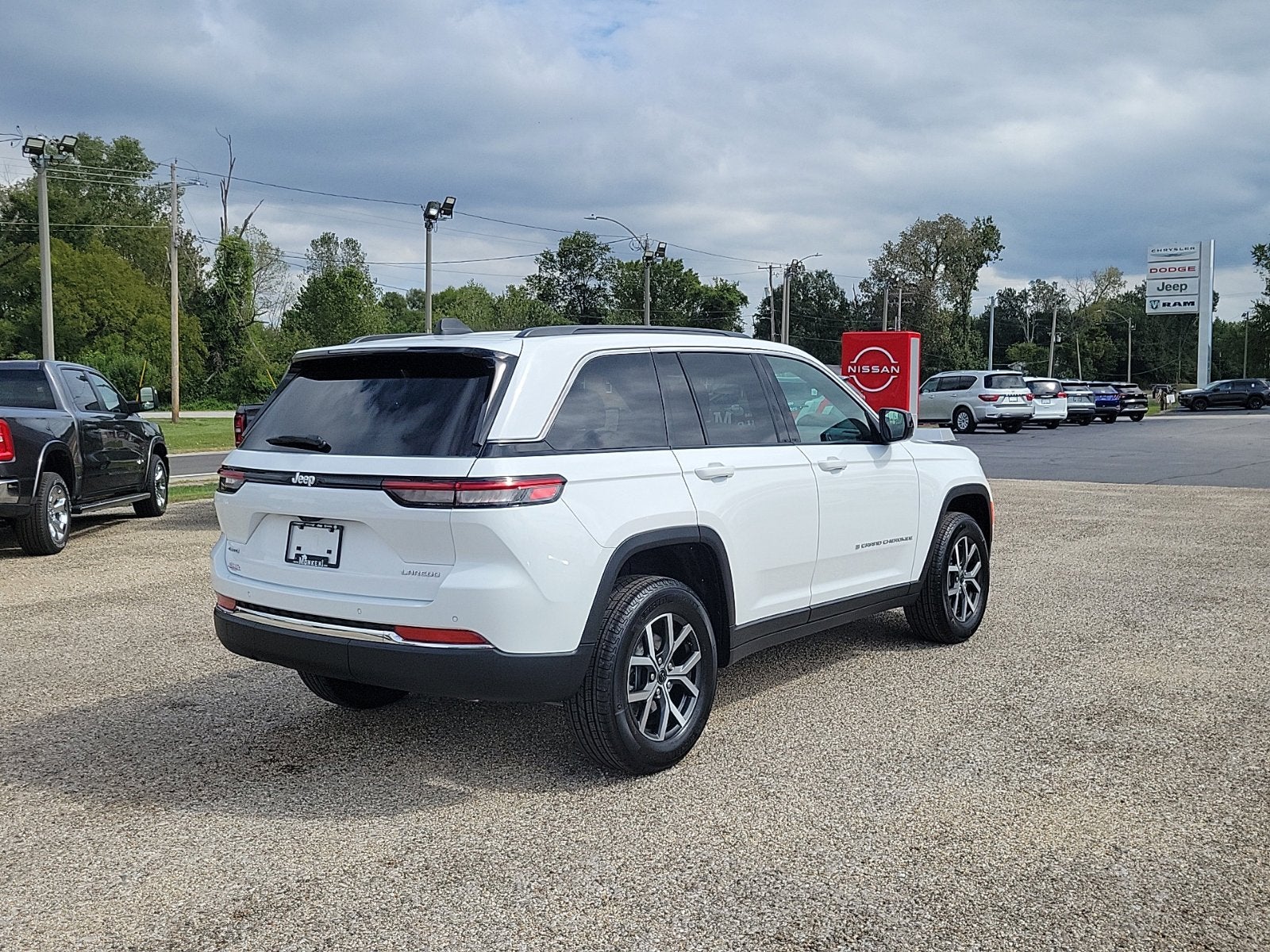 2027 Jeep Grand Cherokee Laredo X