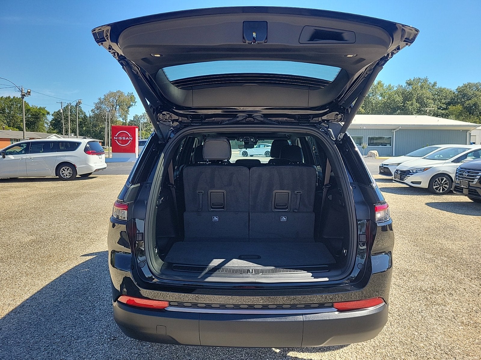 2027 Jeep Grand Cherokee L Laredo Altitude