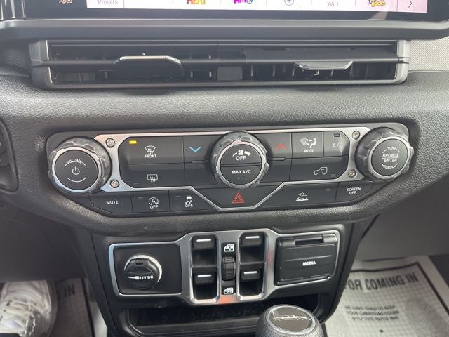 2026 Jeep Gladiator Sport