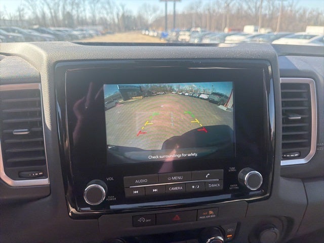 2024 Nissan Frontier SV