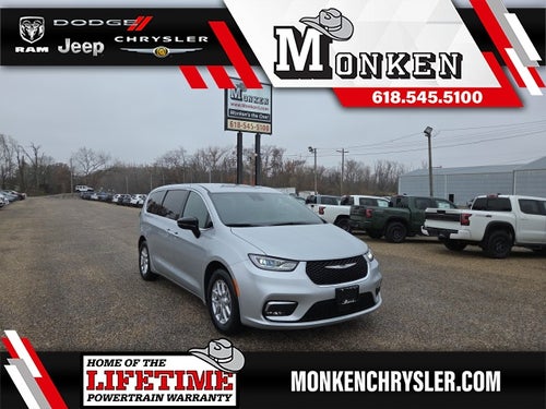 2026 Chrysler Pacifica Select