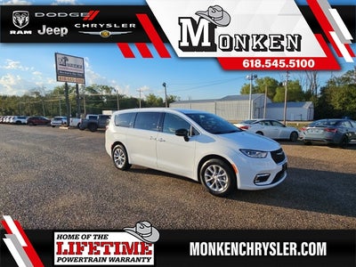 2026 Chrysler Pacifica Select