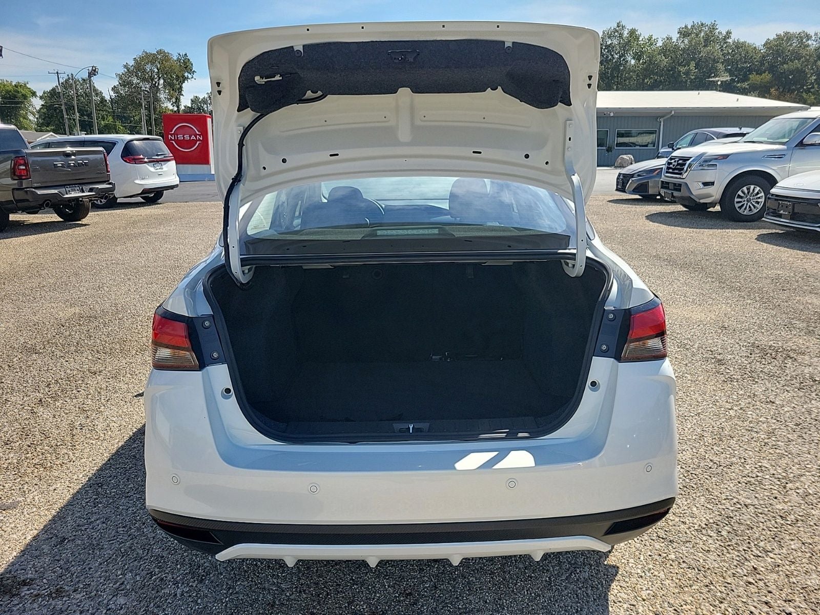2025 Nissan Versa 1.6 SV