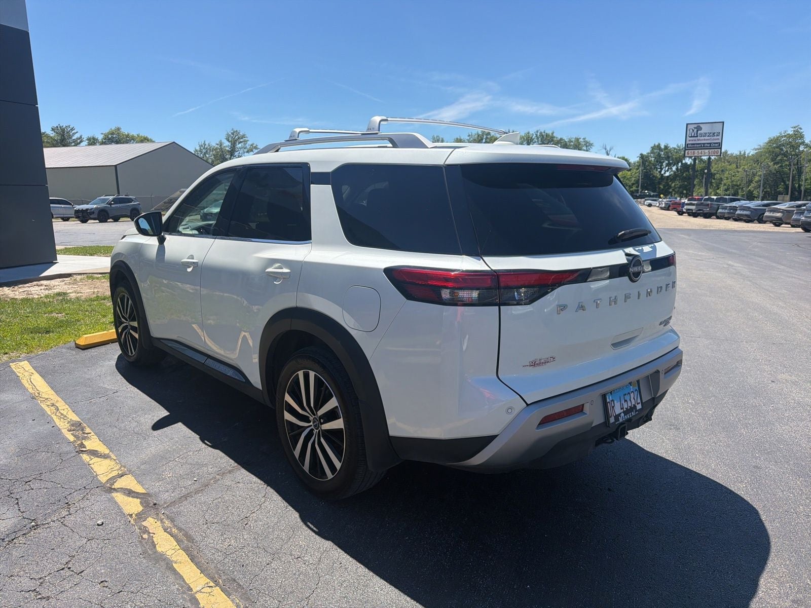 2023 Nissan Pathfinder Platinum