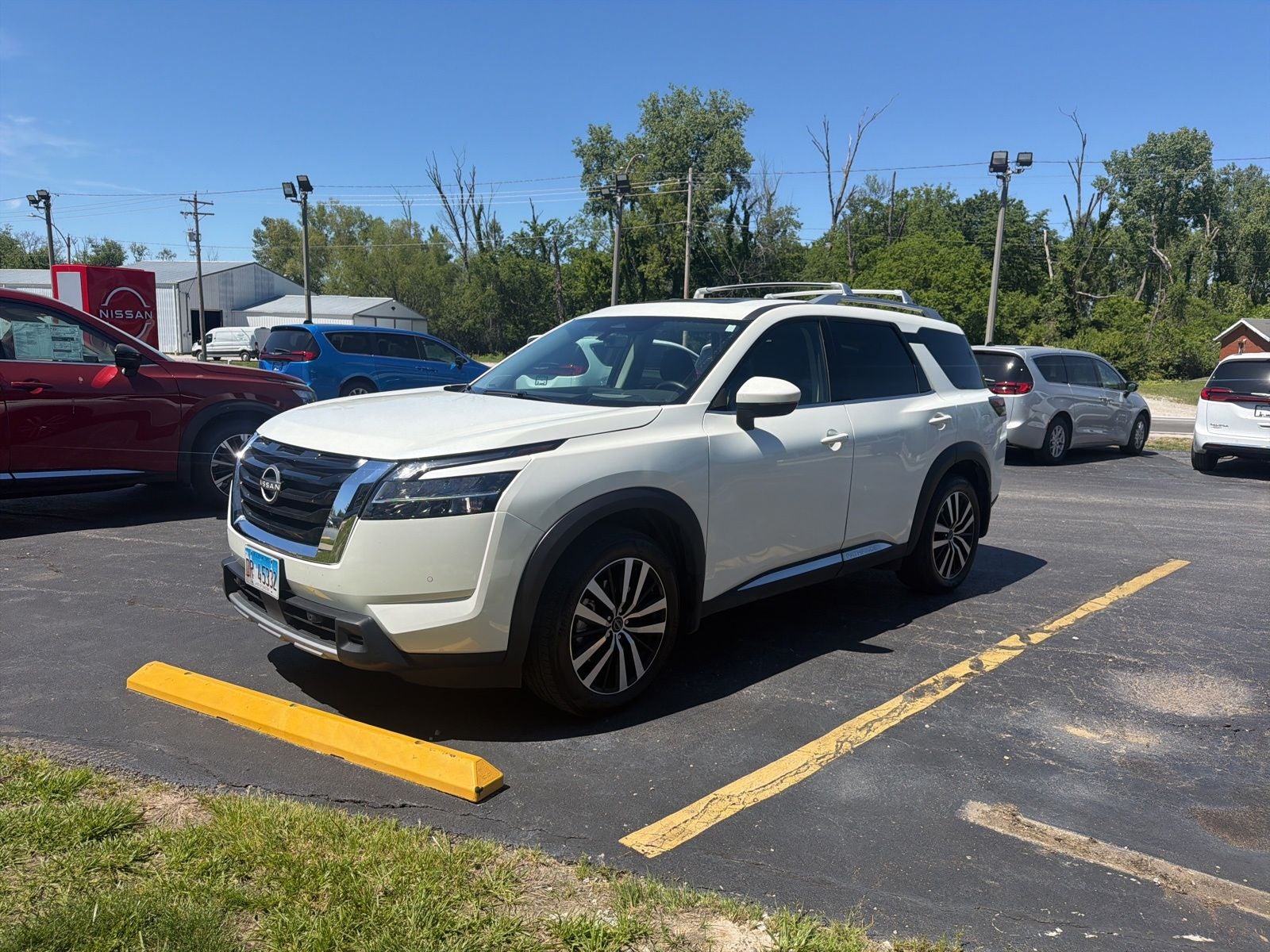 2023 Nissan Pathfinder Platinum