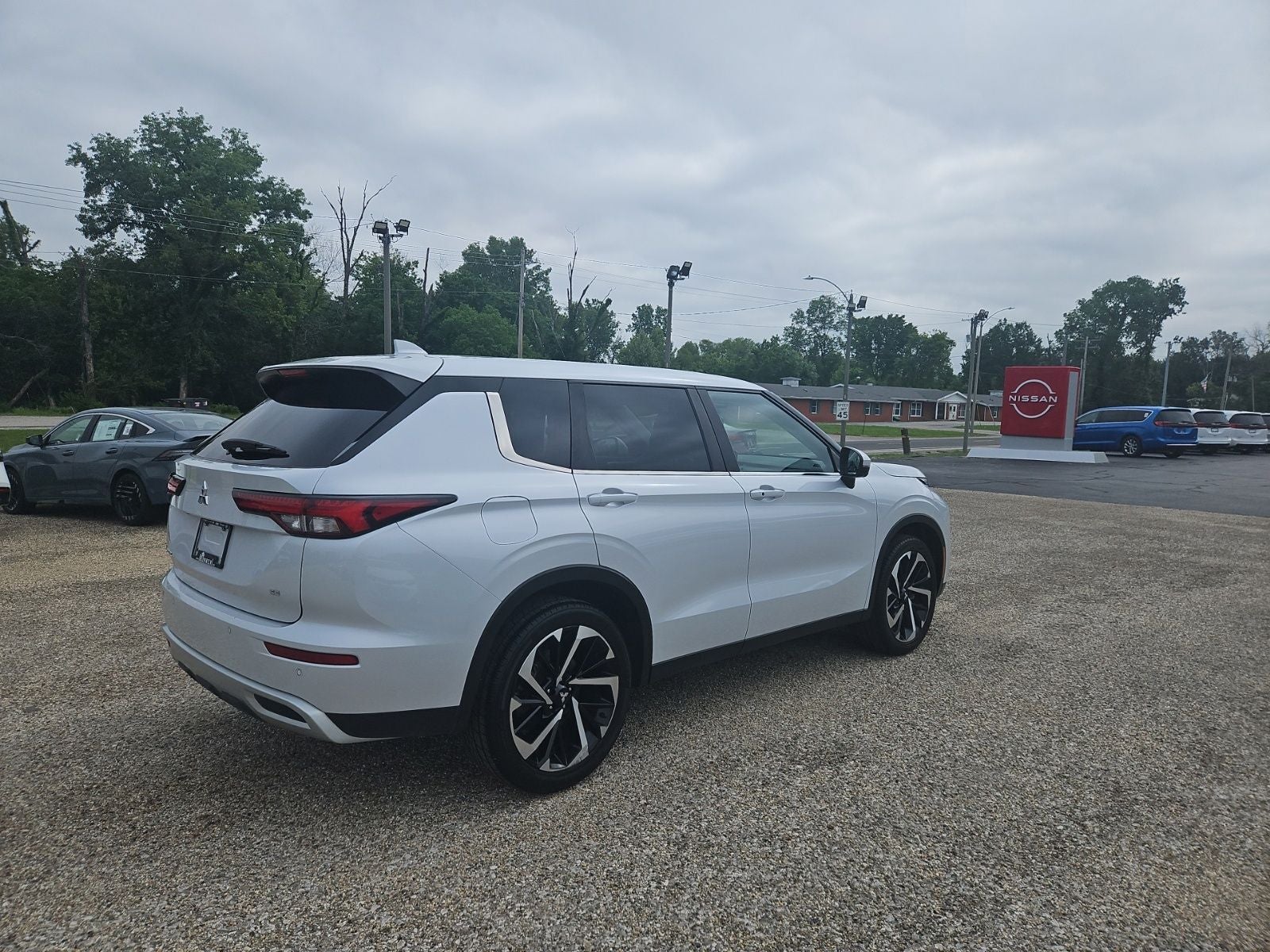 2024 Mitsubishi Outlander SE
