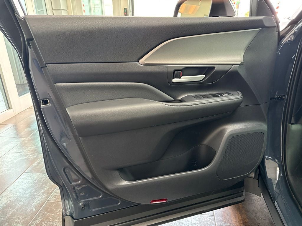 2026 Toyota Grand Highlander LE