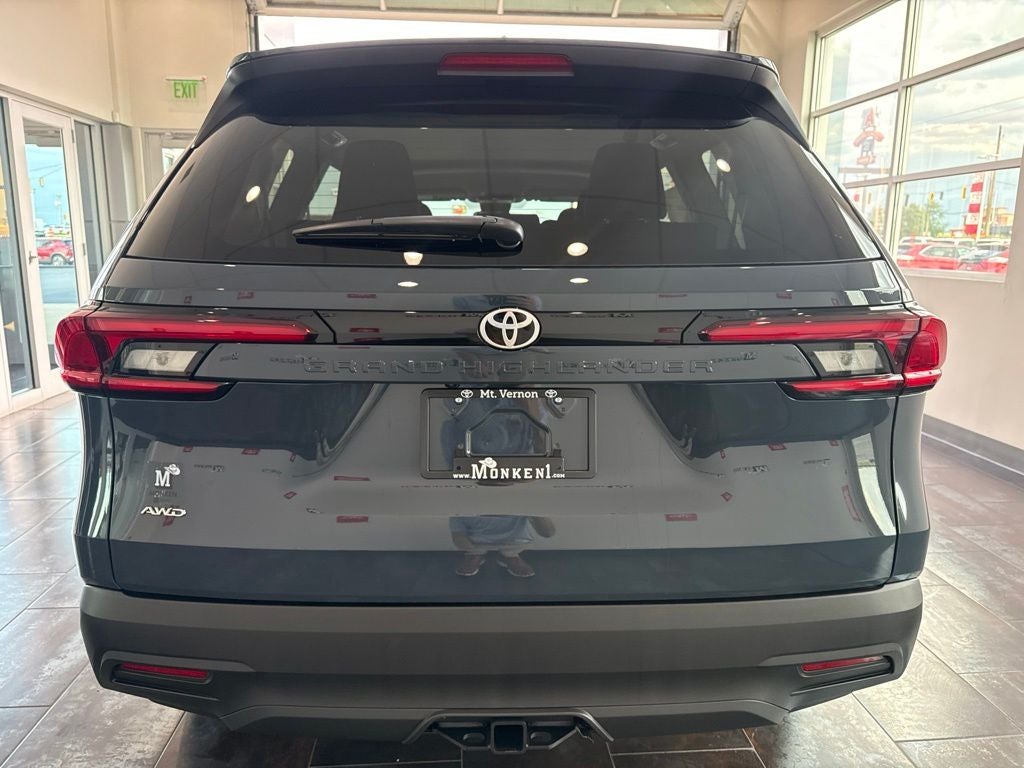 2026 Toyota Grand Highlander LE