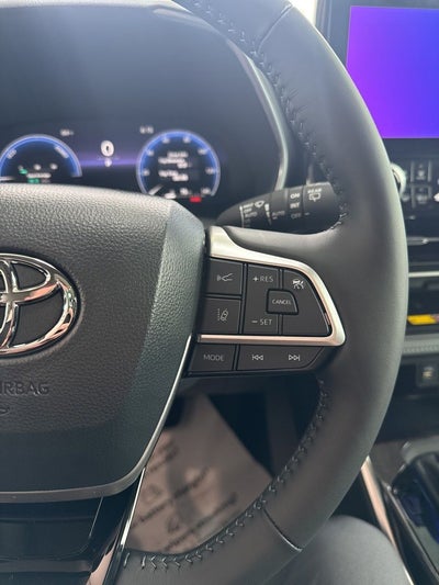 2026 Toyota Highlander Hybrid Platinum