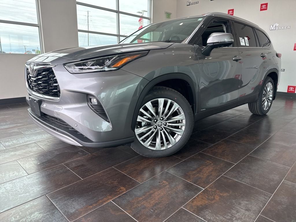 2026 Toyota Highlander Hybrid Platinum
