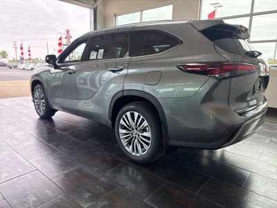 2026 Toyota Highlander Hybrid Platinum