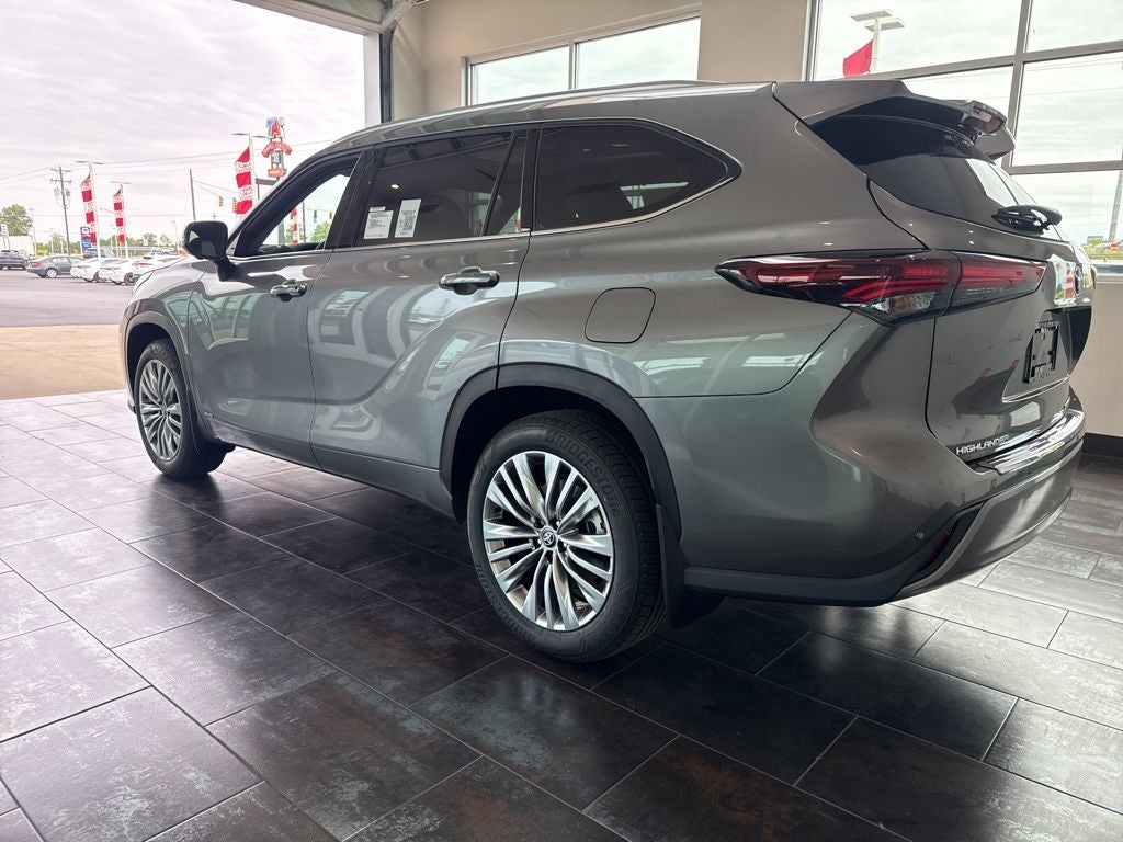 2026 Toyota Highlander Hybrid Platinum