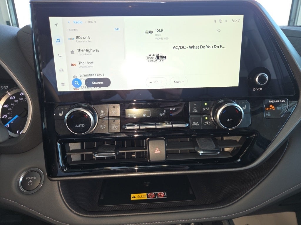 2026 Toyota Highlander Hybrid XLE