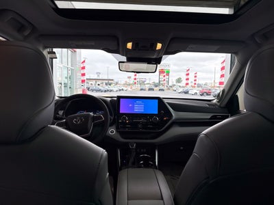 2026 Toyota Highlander Platinum