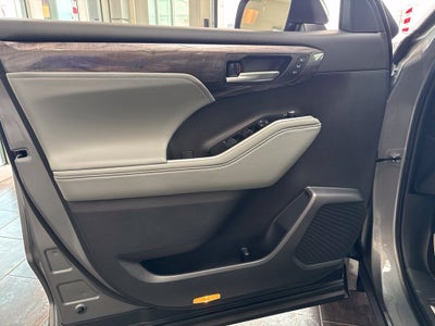 2026 Toyota Highlander Platinum