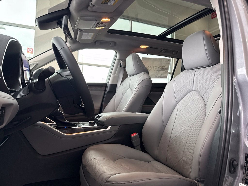 2026 Toyota Highlander Platinum
