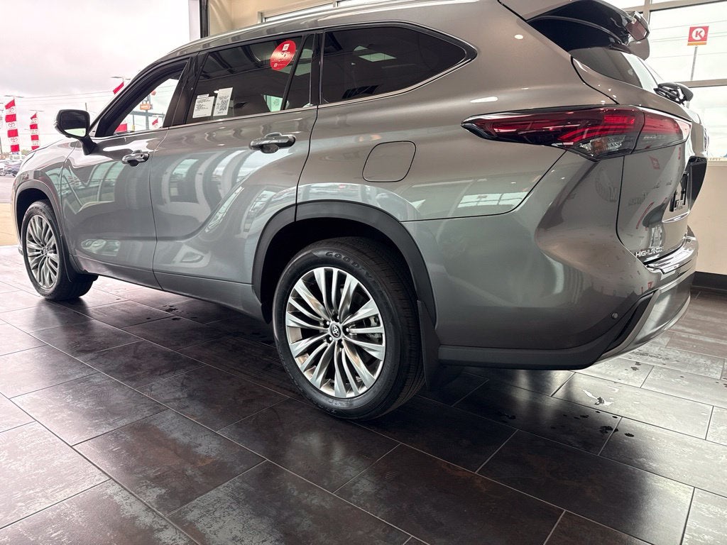 2026 Toyota Highlander Platinum