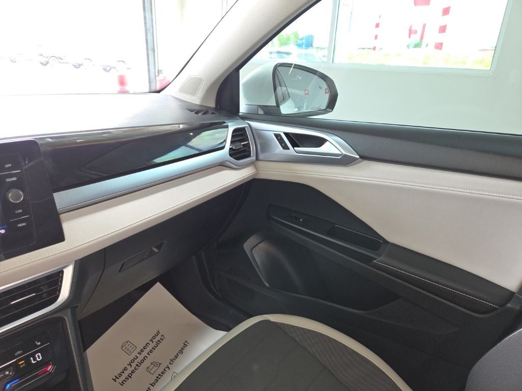 2025 Volkswagen Taos 1.5T SE