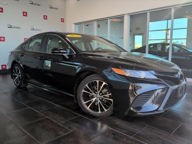 2020 Toyota Camry Hybrid SE
