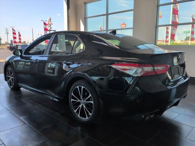 2020 Toyota Camry Hybrid SE