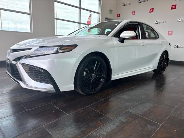 2022 Toyota Camry Hybrid XSE