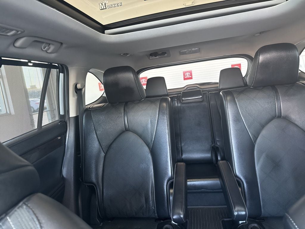 2022 Toyota Highlander Platinum