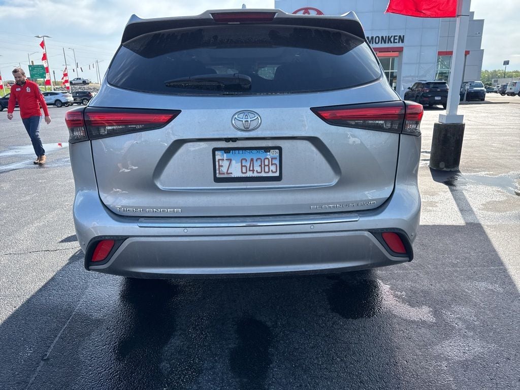 2022 Toyota Highlander Platinum